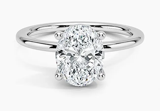 Oval diamond ring